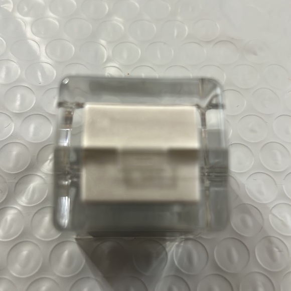 Color Assets Diane von Furstenberg Radiant Highlighter in shimmery silver - Picture 3 of 5